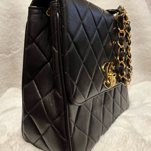 CHANEL vintage sling bag in lamb skin leather big loggo - Picture 2 of 3